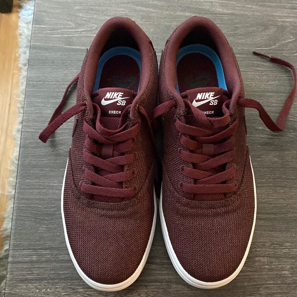 Nike SB check Burgundy sneakers